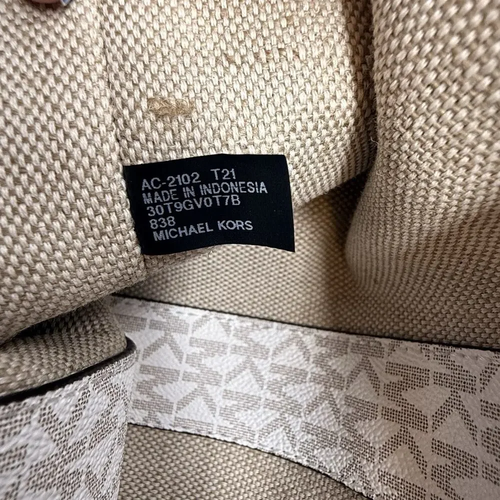 Michael Kors EVA Large Tote Purse Cantaloupe Multi with Pouch New - Picture 9 of 11